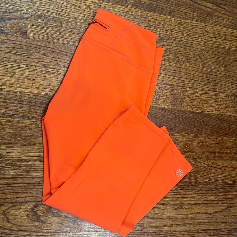 Like new Athleta orange crop leggings